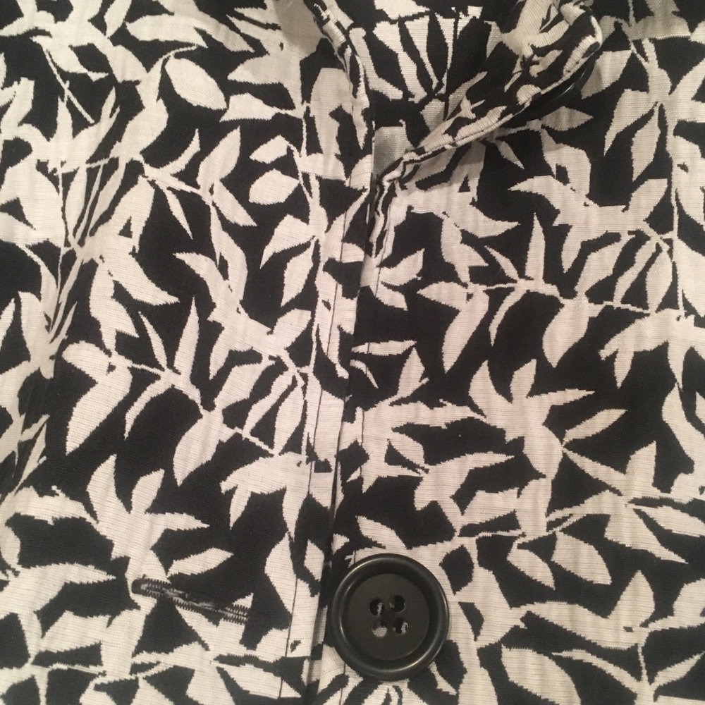 Black & White Jacket - Picture 6 of 6
